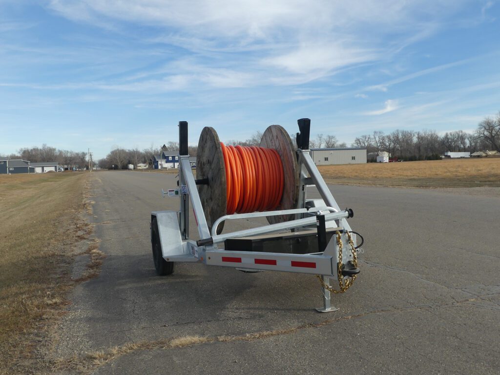 New LCT 7500 tandem axle cable trailer and LRT 8R Combo with a figure-8 assembly.