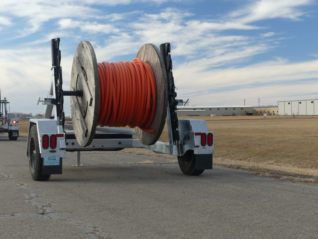 Job site ready: an LCT 7500 and LRT 8R Combo parked together, showcasing their size.